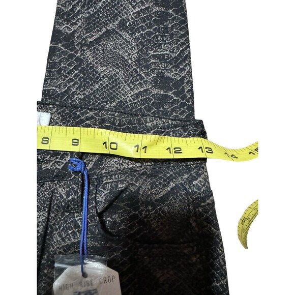 Cello Women’s High Rise Crop Snakeskin Size 1 NWT - Picture 8 of 13